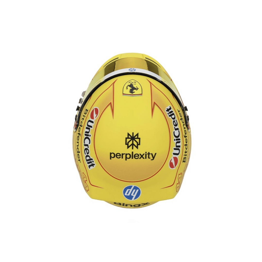 casco-scuderia-ferrari-f1-lewis-hamilton-1:2-MH26LH